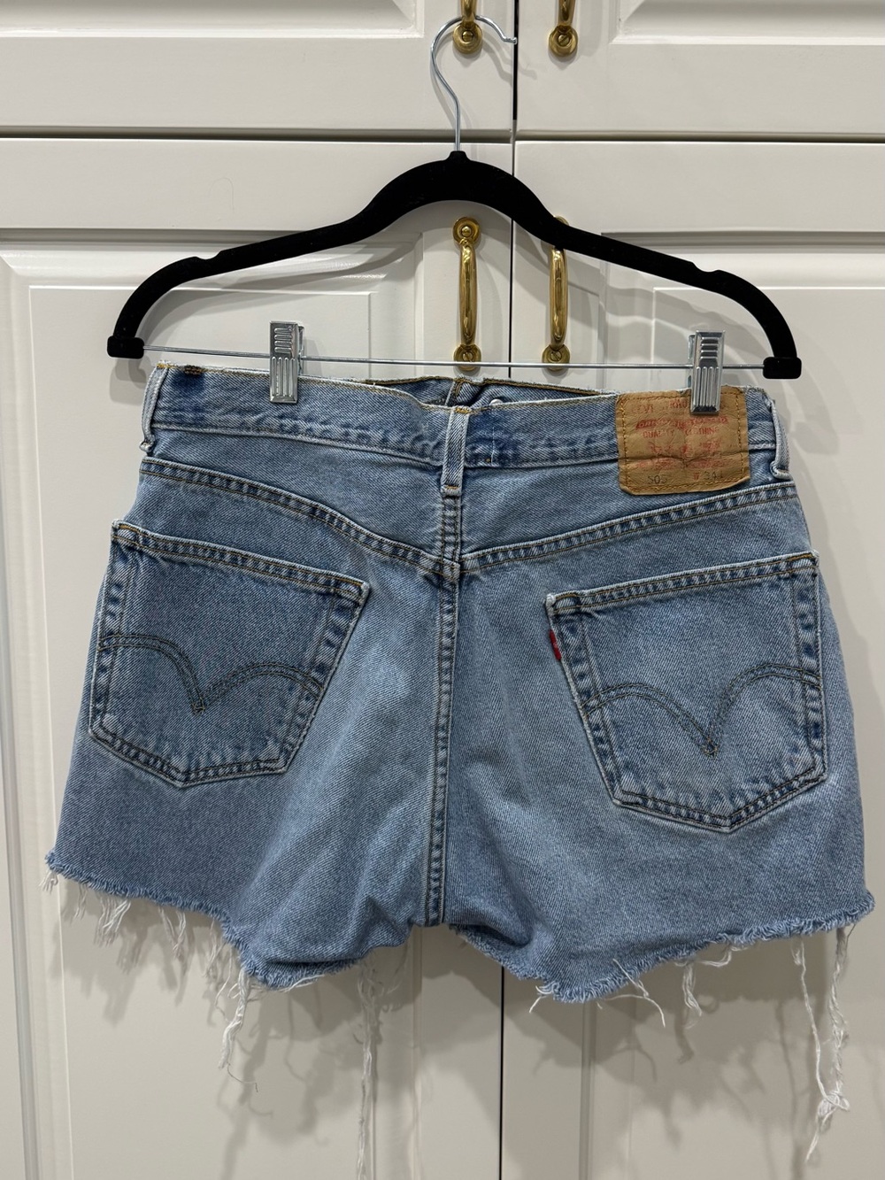 Cropped Denim Levi Short in Blue A VINTAGE FIT - Picture 3 of 4